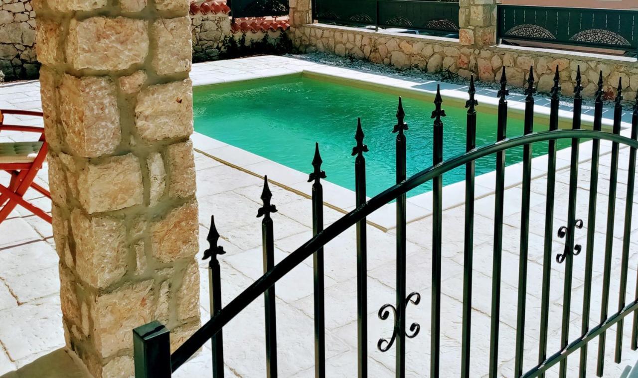Vintage Dramalj, Pool Self-use Apartment *