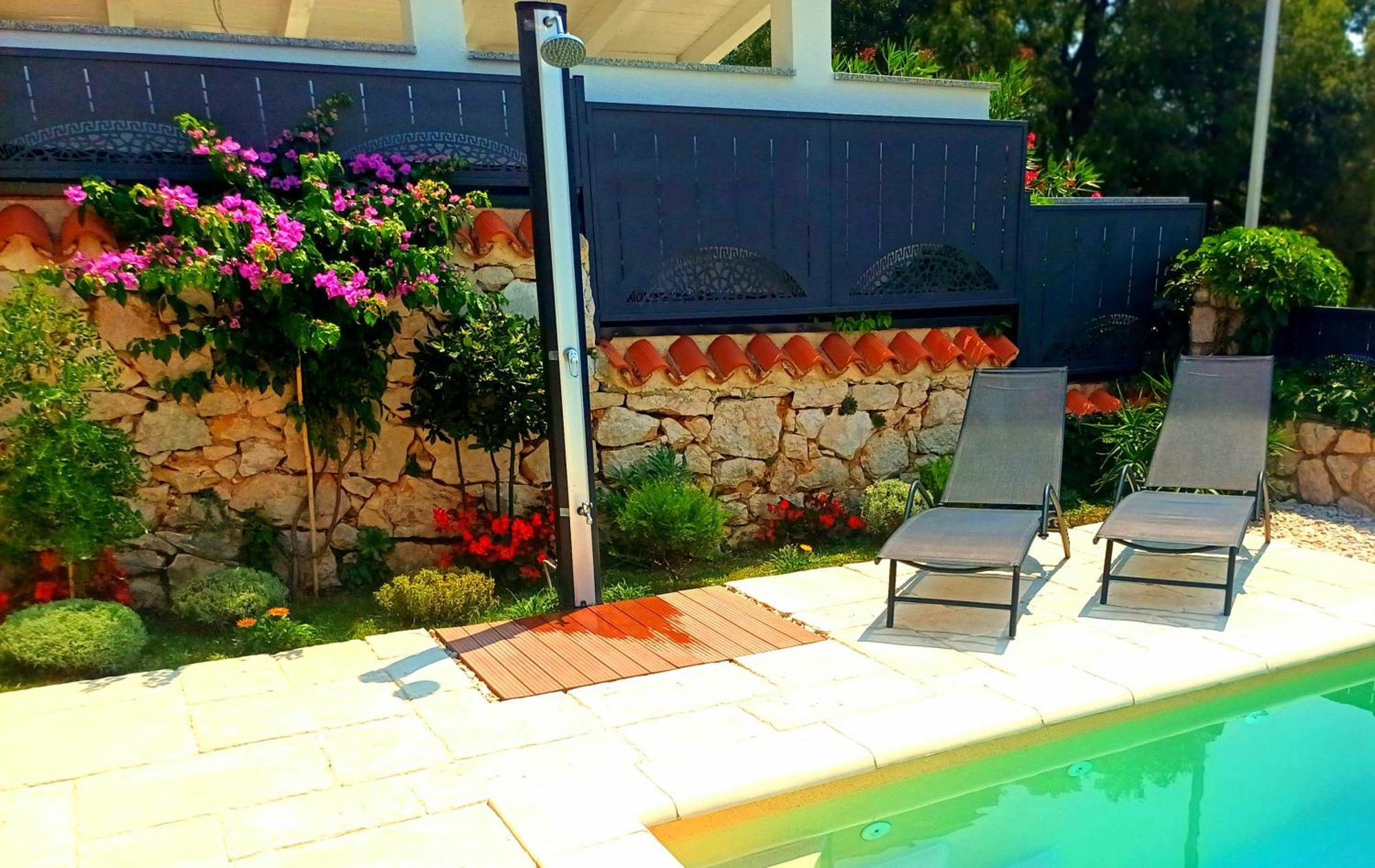 Vintage Dramalj, Pool Self-use